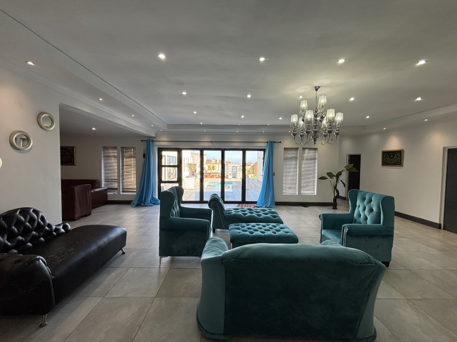 5 Bedroom Property for Sale in Pelican Heights Western Cape